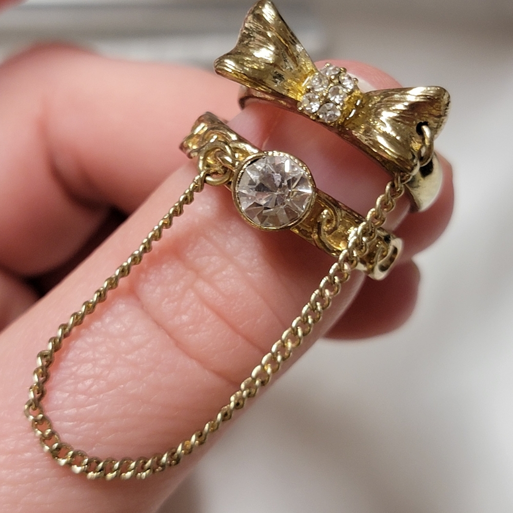Double Ring Chain Bow and Rhinestone